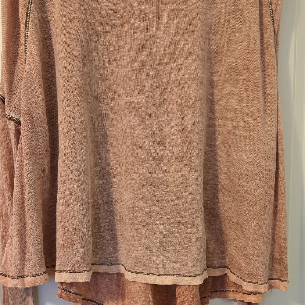 We The Free Dusty Pink V-Neck Blouse. Size Small - Picture 3 of 10